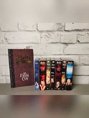 Buffy the Vampire Slayer Complete Series 1-7 DVD Box Set + Book